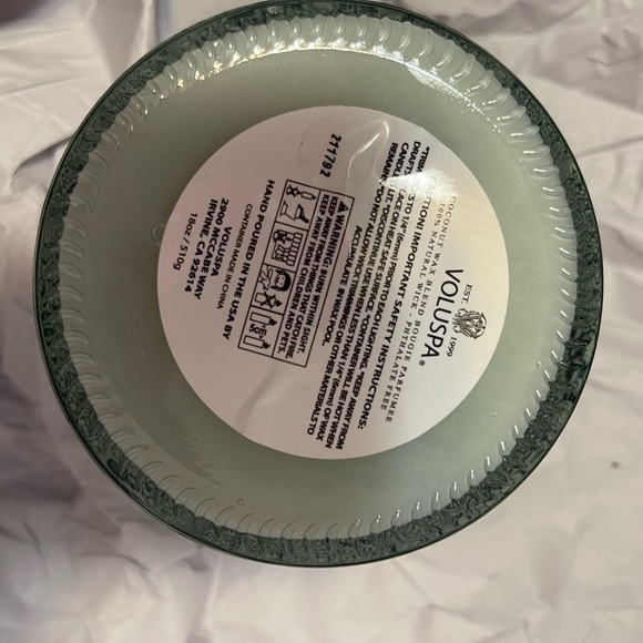 Voluspa French Cade Lavender candle - Picture 3 of 4